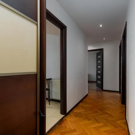 Pomorska Spacious 아파트
